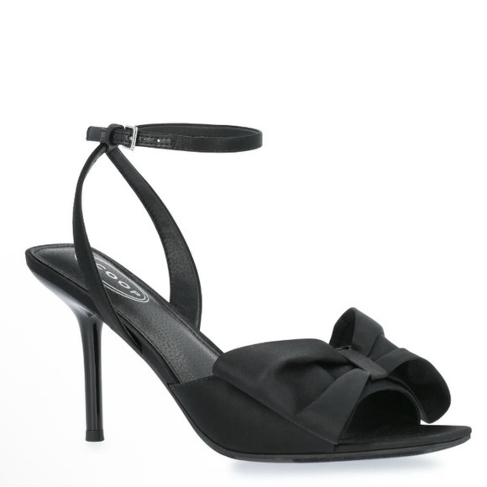 NWT Black Bow Heels